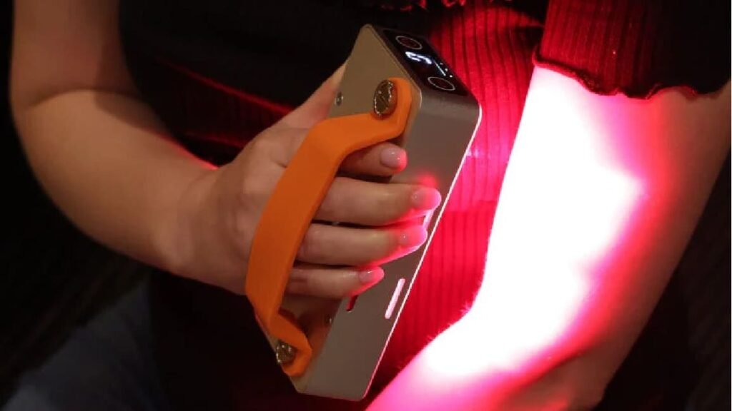 Portable red light therapy device for wellness and recovery use